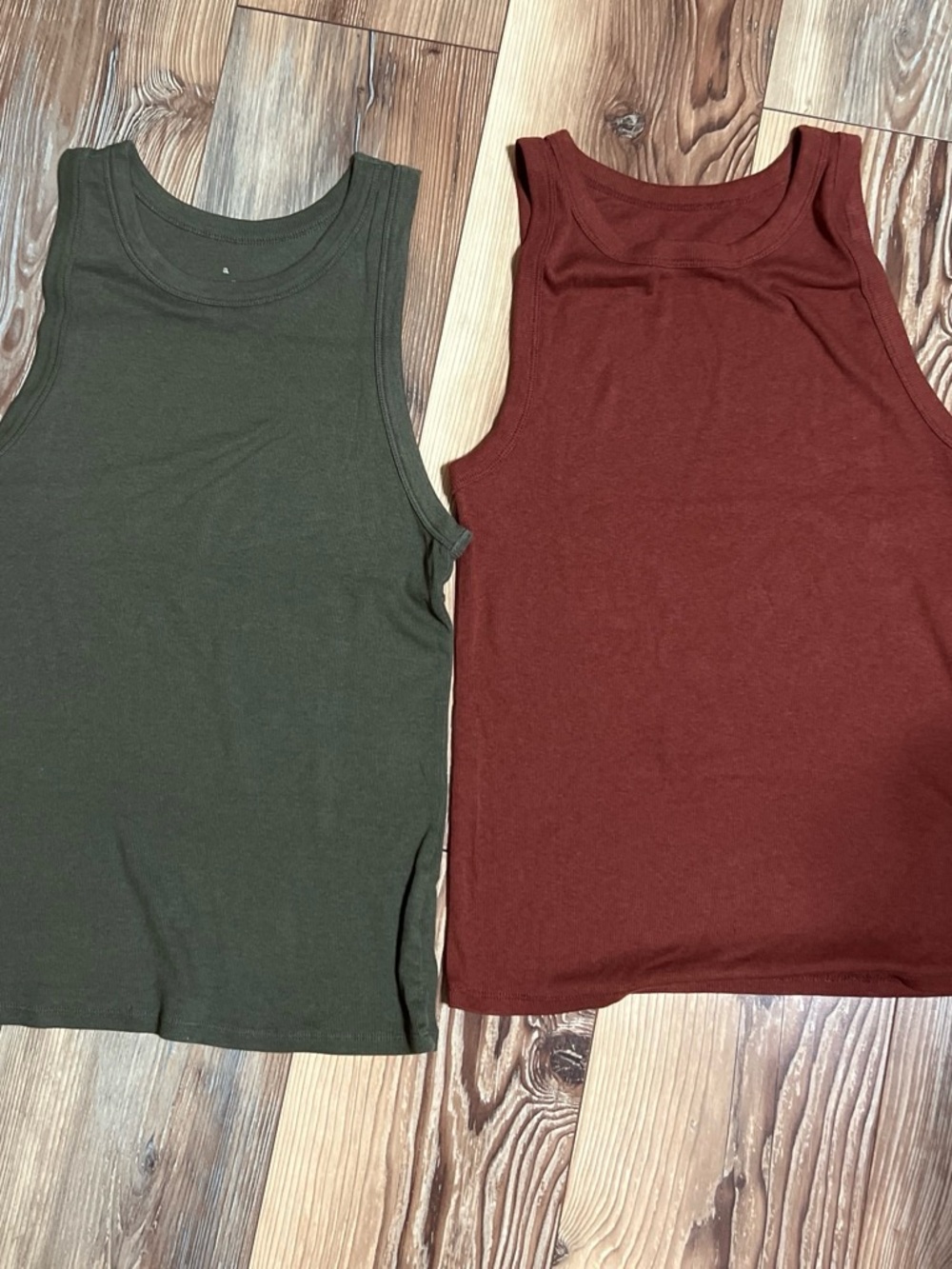 Women’s Sleeveless Tank Top — Olive Green & Rust